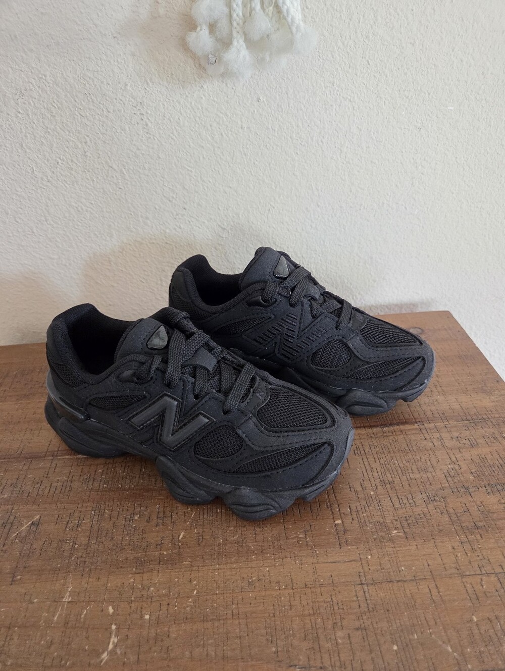 New Balance Kids Black 1960 Sneakers Size 12 New